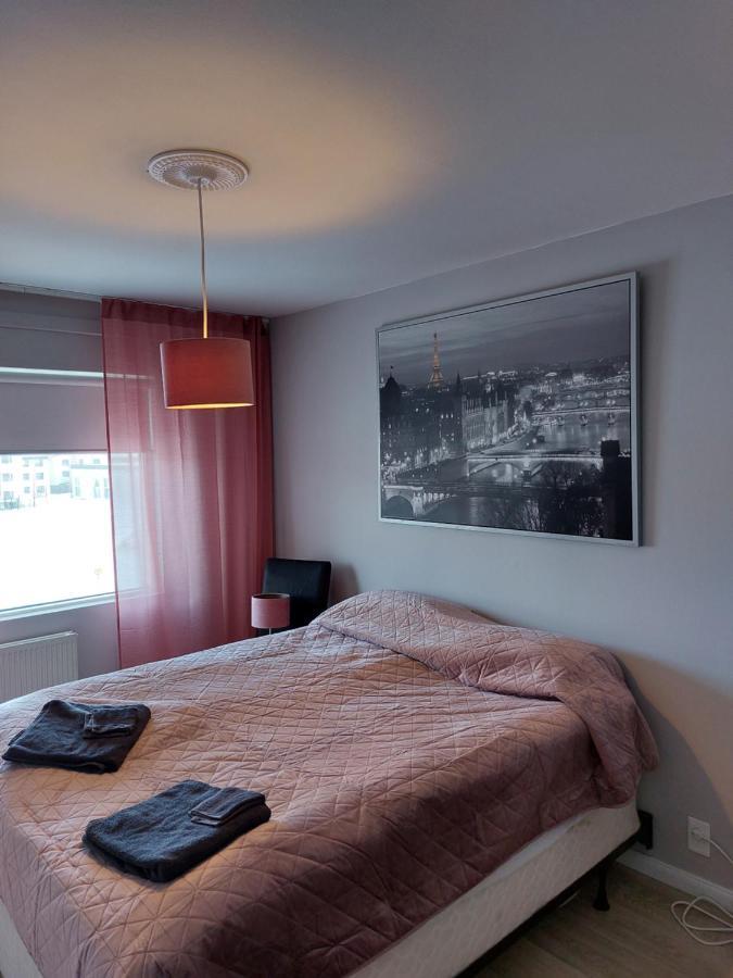 Apartment Near The Airport Njarthvik Ngoại thất bức ảnh